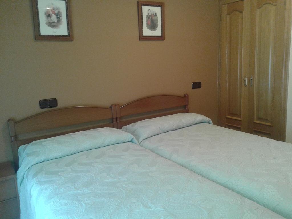 Hostal Les Bedules Осеха де Сахамбре Стая снимка